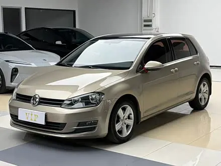 VOLKSWAGEN GOLF 2015