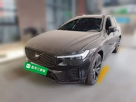 VOLVO XC60 2025