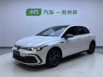 VOLKSWAGEN GOLF 2023