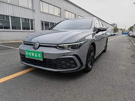VOLKSWAGEN GOLF 2021