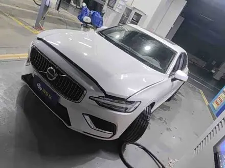 VOLVO S60 — из Китая под ключ