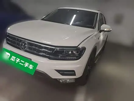 VOLKSWAGEN TIGUAN L 2019