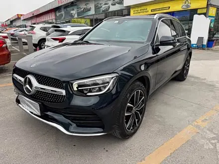 MERCEDES-BENZ GLC 2021