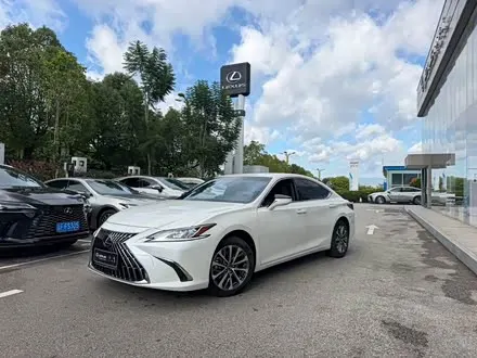 LEXUS ES 2023