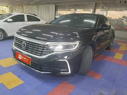 VOLKSWAGEN PASSAT 2023