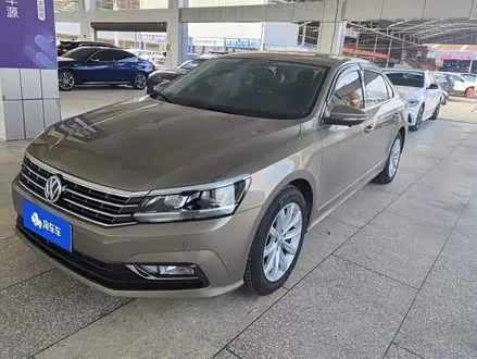 VOLKSWAGEN PASSAT 2017