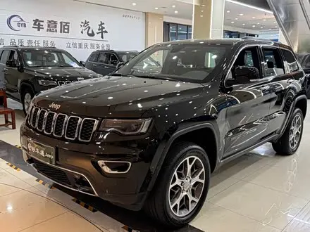JEEP GRAND CHEROKEE 2020 — 134 900 км, Китай — под ключ — фото 1