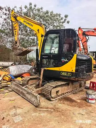 HYUNDAI R60-7 — из Китая