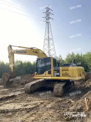 KOMATSU PC240LC-8M0 — из Китая