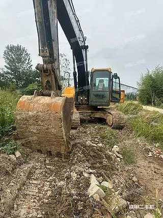 HYUNDAI R215VS — из Китая