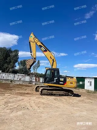 CATERPILLAR 320D2L — из Китая