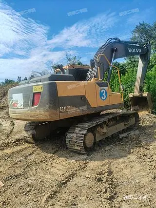 VOLVO EC210D — из Китая