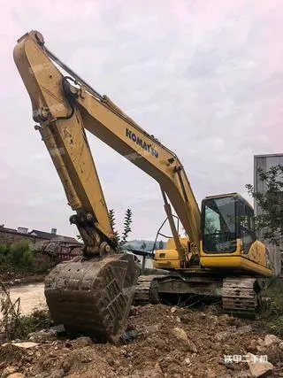 KOMATSU PC220-7 — из Китая