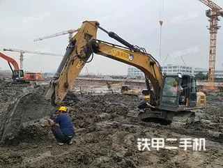 XCMG XE200DA — из Китая