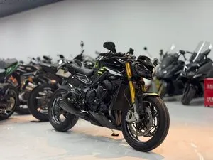 TRIUMPH STREET TRIPLE 765 MOTO2 EDITION — из Китая