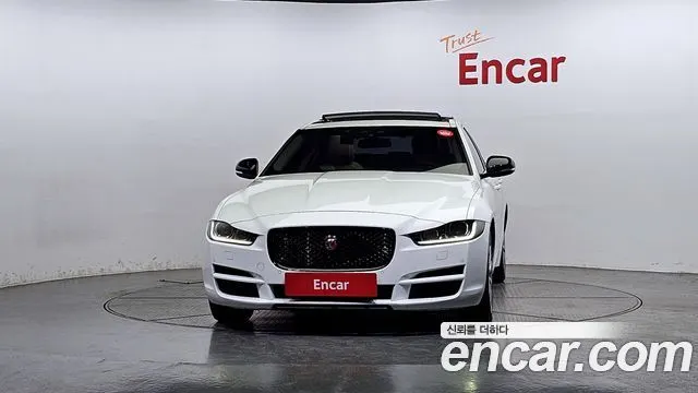 JAGUAR XE 2017 — 76 126 км, белый, Корея — под ключ — фото 3