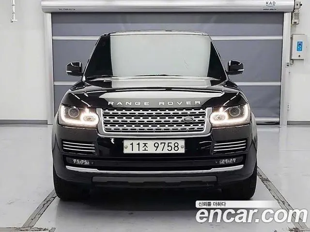 LAND ROVER RANGE ROVER (4 ПОК.) 2015 — 177 452 км, чёрный, Корея — под ключ — фото 1