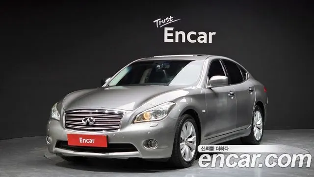 INFINITI M37 2011