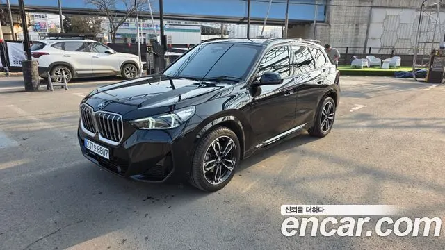 BMW X1 2023 — 31 000 км, чёрный, Корея — под ключ — фото 1