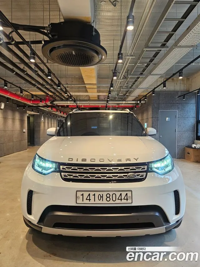 LAND ROVER DISCOVERY 5 2017 — 90 000 км, белый, Корея — под ключ — фото 1