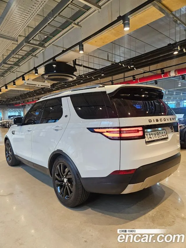 LAND ROVER DISCOVERY 5 2017 — 90 000 км, белый, Корея — под ключ — фото 5