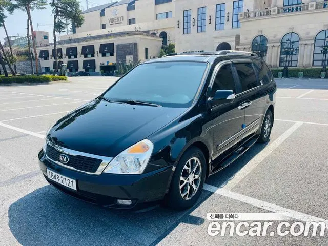 KIA CARNIVAL R 2013