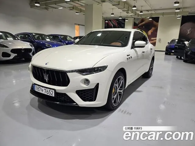 MASERATI LEVANTE 2023