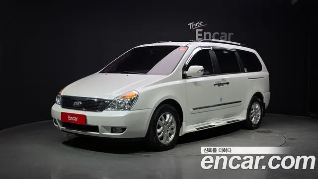 KIA CARNIVAL R 2013