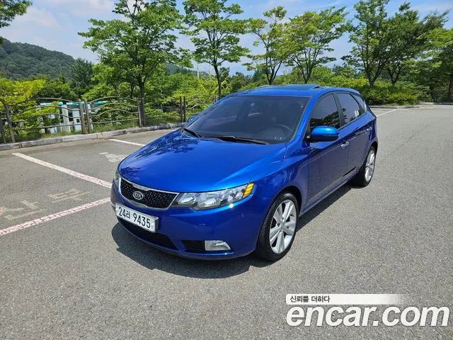 KIA FORTE HATCHBACK 2011 — 121 755 км, Корея — под ключ — фото 1