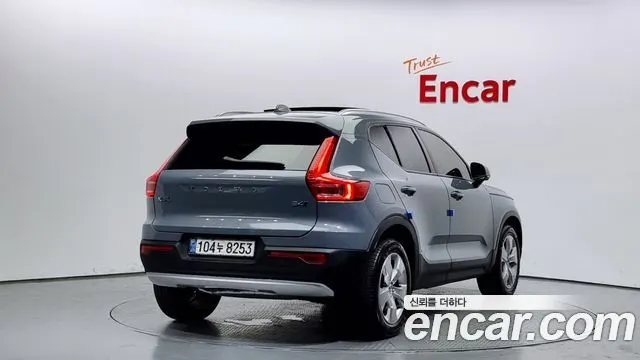 VOLVO XC40 2021 — 53 191 км, светло-серебристый, Корея — под ключ — фото 2