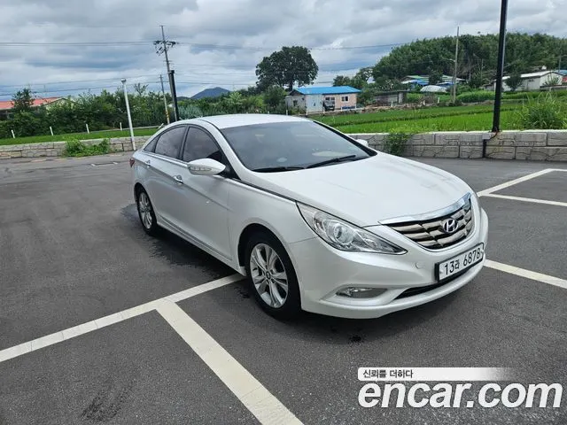 HYUNDAI SONATA 2011 — 99 000 км, белый, Корея — под ключ — фото 3