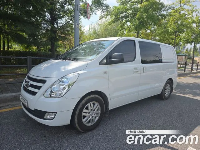 HYUNDAI GRAND STAREX 2017 — 200 000 км, белый, Корея — под ключ — фото 2