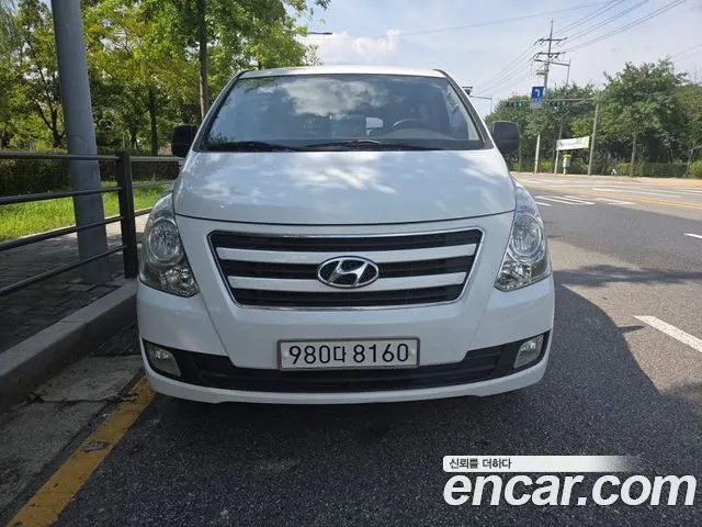 HYUNDAI GRAND STAREX 2017 — 200 000 км, белый, Корея — под ключ — фото 11