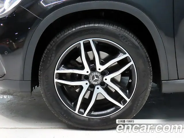 MERCEDES-BENZ GLA-CLASS X156 2019 — 118 000 км, чёрный, Корея — под ключ — фото 5