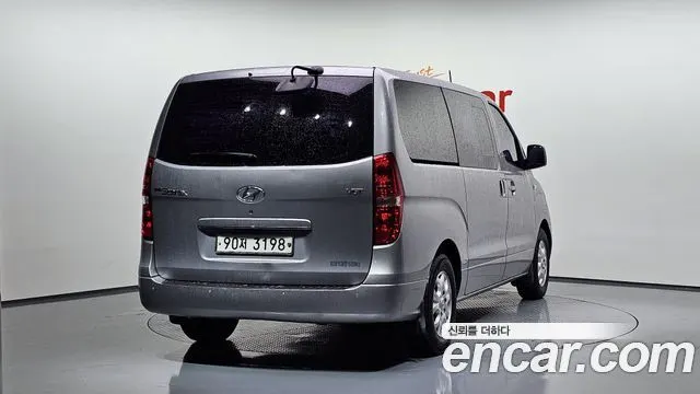 HYUNDAI GRAND STAREX 2016 — 113 871 км, серебристый, Корея — под ключ — фото 2