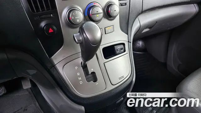 HYUNDAI GRAND STAREX 2016 — 113 871 км, серебристый, Корея — под ключ — фото 9