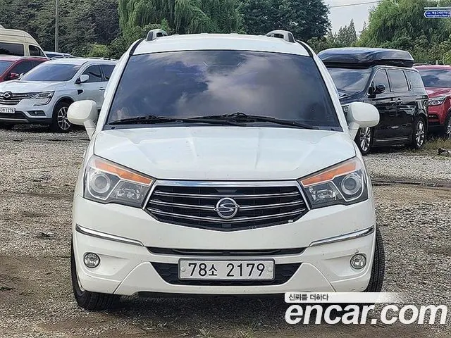 KGM KORANDO TURISMO 2014 — 192 000 км, белый, Корея — под ключ — фото 2