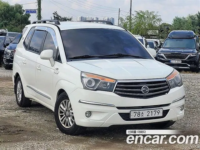 KGM KORANDO TURISMO 2014 — 192 000 км, белый, Корея — под ключ — фото 3