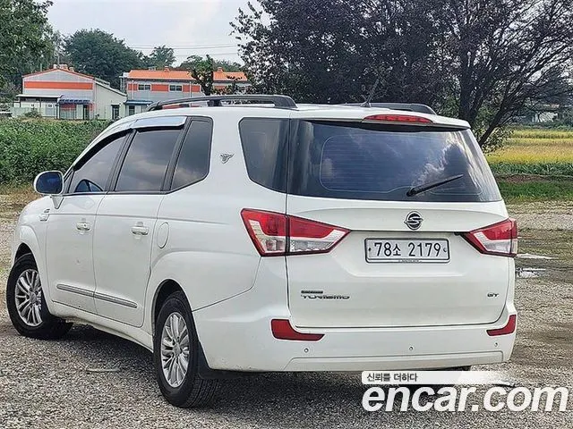 KGM KORANDO TURISMO 2014 — 192 000 км, белый, Корея — под ключ — фото 4