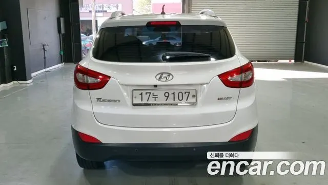HYUNDAI TUCSON 2014 — 157 091 км, белый, Корея — под ключ — фото 4
