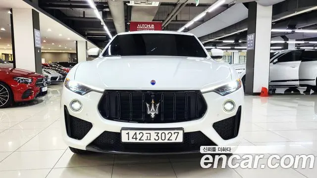 MASERATI LEVANTE 2020