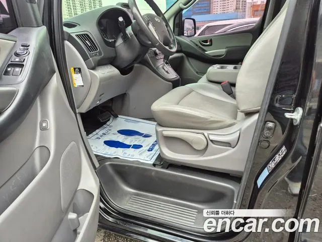 HYUNDAI GRAND STAREX 2017 — 140 000 км, чёрный, Корея — под ключ — фото 10