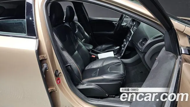 VOLVO V40 CROSS COUNTRY 2013 — 112 468 км, золотистый, Корея — под ключ — фото 10