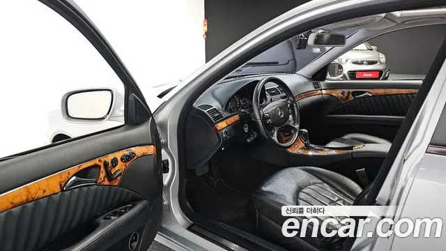 MERCEDES-BENZ E-CLASS W211 2008 — 138 927 км, серебристый, Корея — под ключ — фото 11