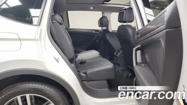 VOLKSWAGEN TIGUAN ALLSPACE 2022 — 15 813 км, белый, Корея — под ключ — фото 12