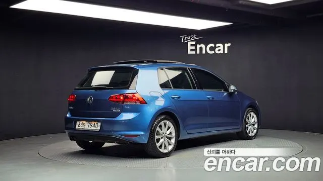 VOLKSWAGEN GOLF 2015 — 174 716 км, синий, Корея — под ключ — фото 2