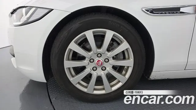 JAGUAR XE 2016 — 110 939 км, белый, Корея — под ключ — фото 5