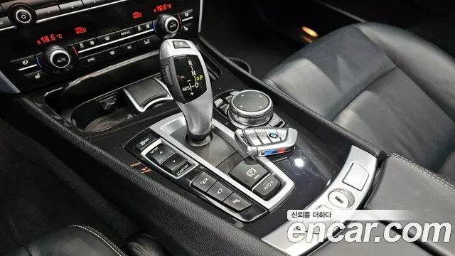 BMW 5 SERIES GT 2015 — 71 528 км, серебристый, Корея — под ключ — фото 9