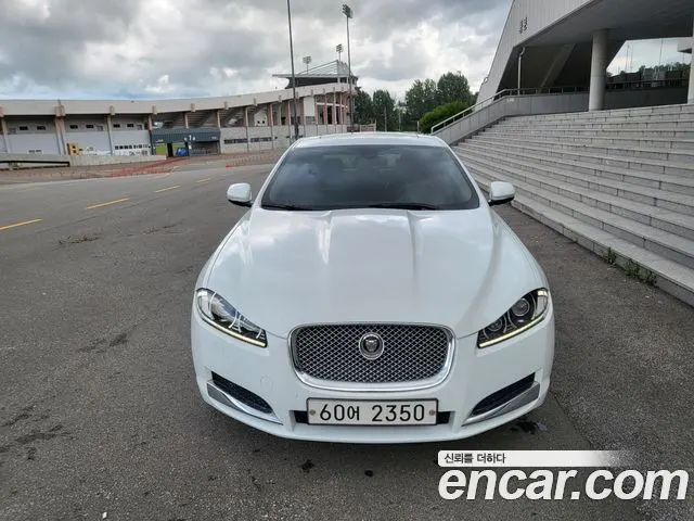 JAGUAR NEW XF 2013