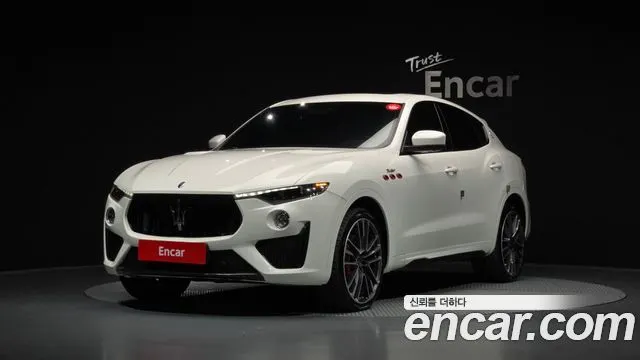 MASERATI LEVANTE 2020